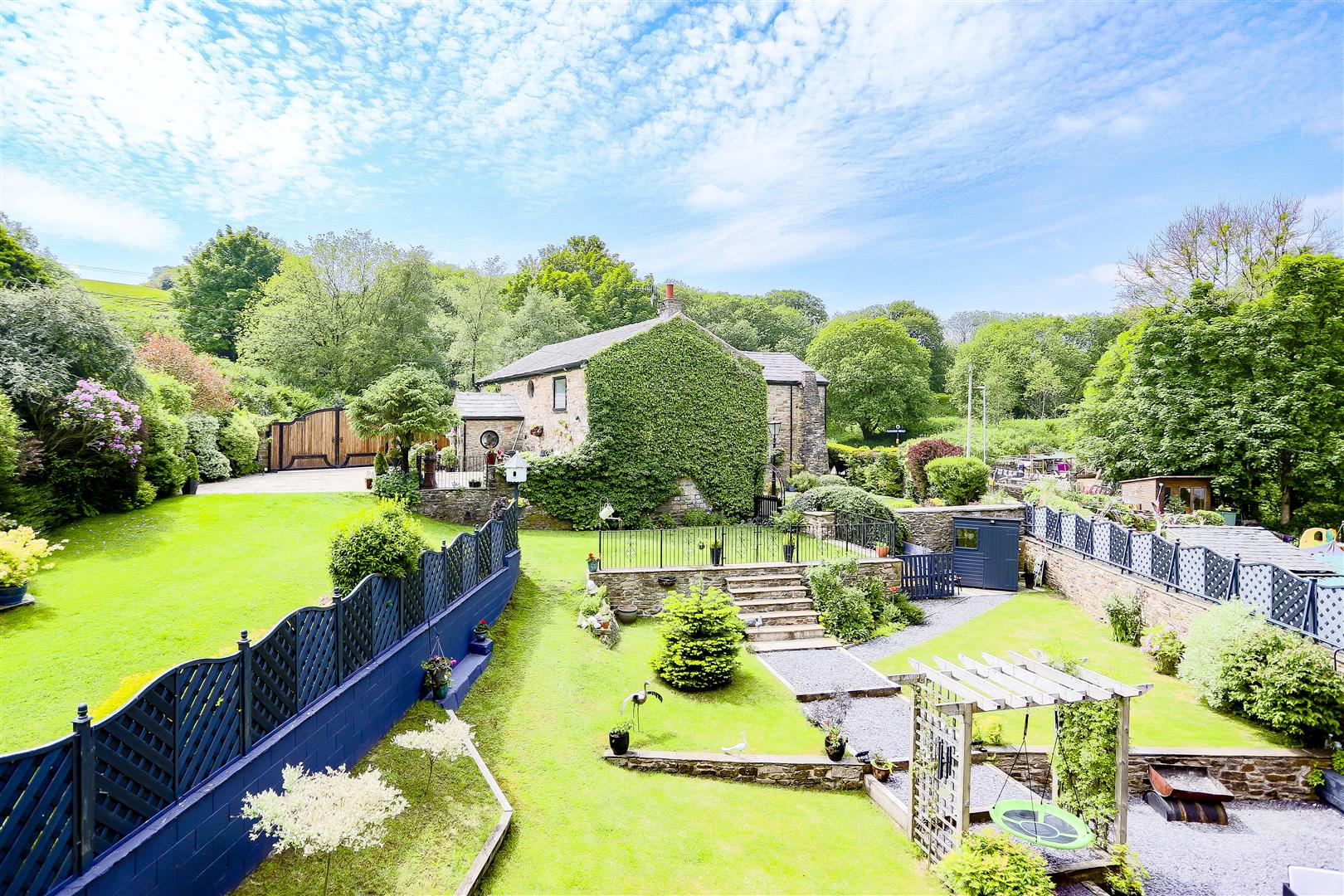 4 Bed Detached House For Sale - Main Image